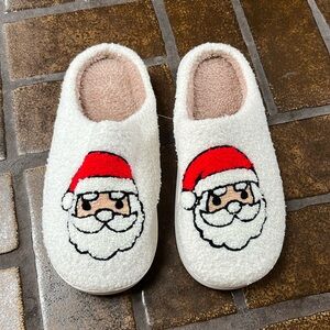 NWOT Santa Face Slide-On Christmas Slippers